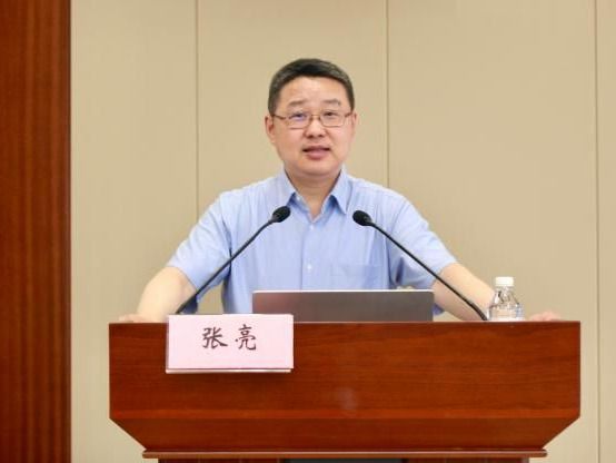 南京大学哲学学院院长张亮教授做客我校“博思论坛”